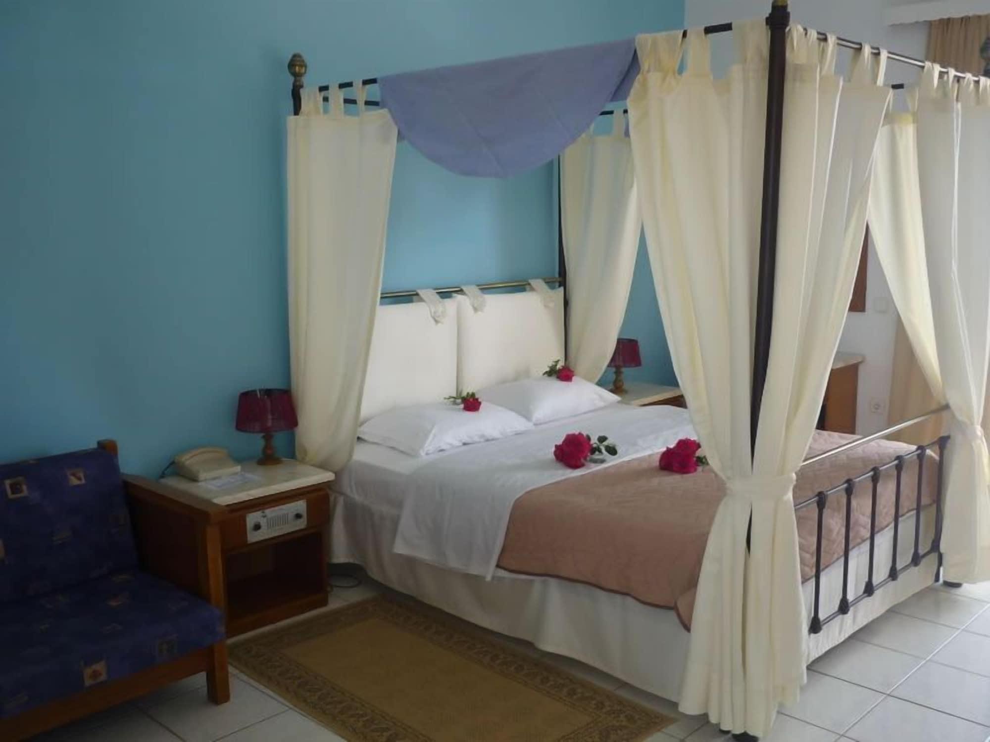 Hotel Oasis Kyparissia Dış mekan fotoğraf