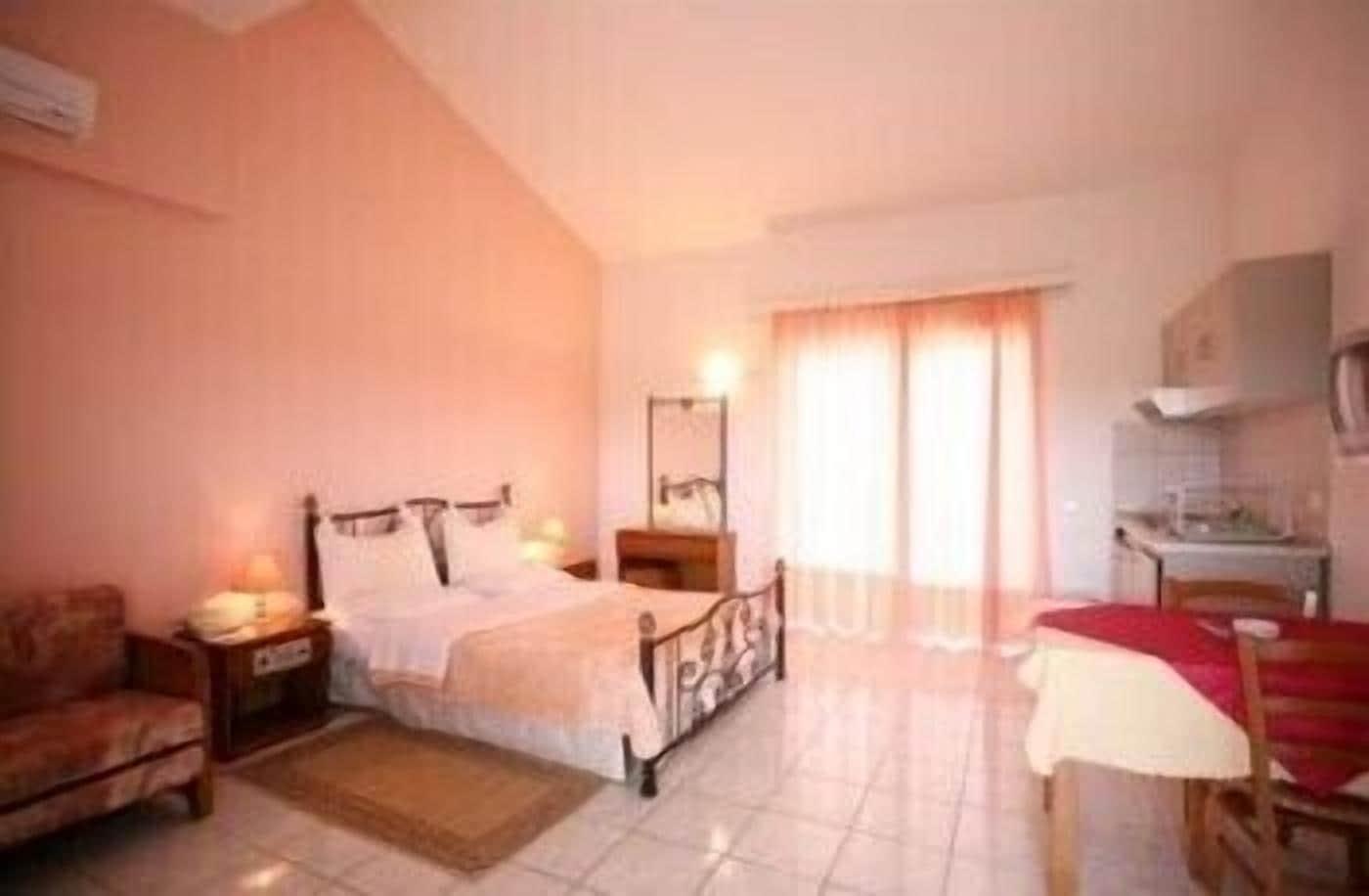 Hotel Oasis Kyparissia Dış mekan fotoğraf