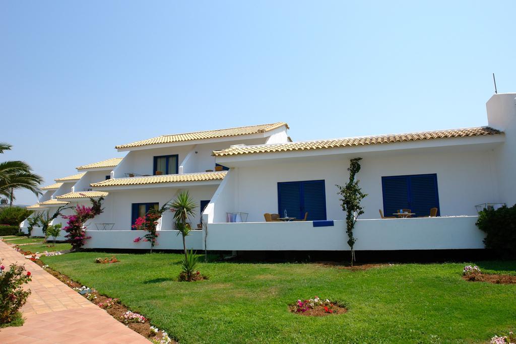 Hotel Oasis Kyparissia Dış mekan fotoğraf