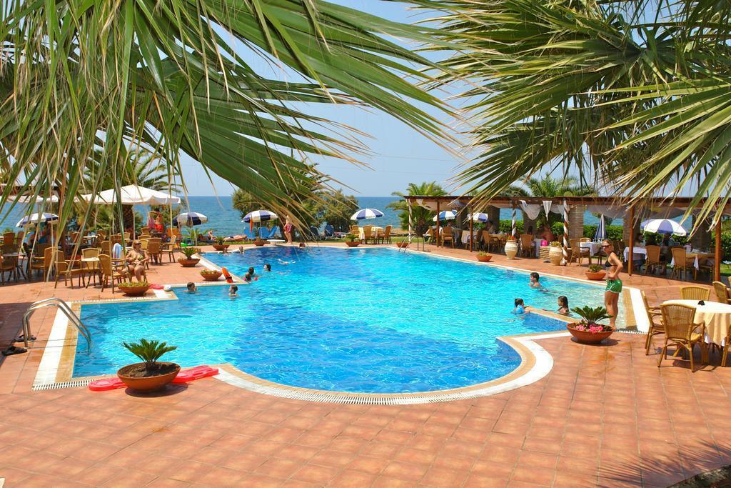 Hotel Oasis Kyparissia Dış mekan fotoğraf