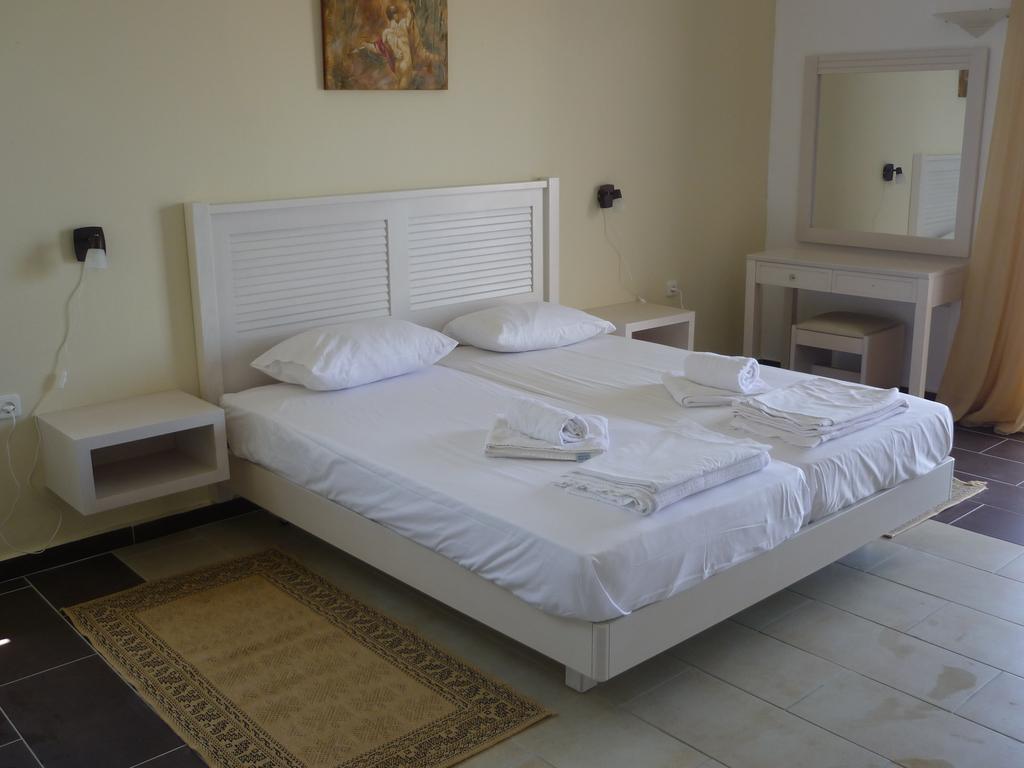 Hotel Oasis Kyparissia Dış mekan fotoğraf