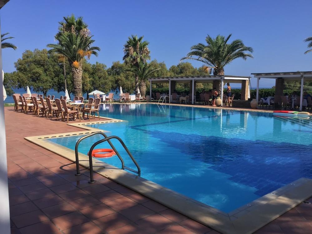 Hotel Oasis Kyparissia Dış mekan fotoğraf