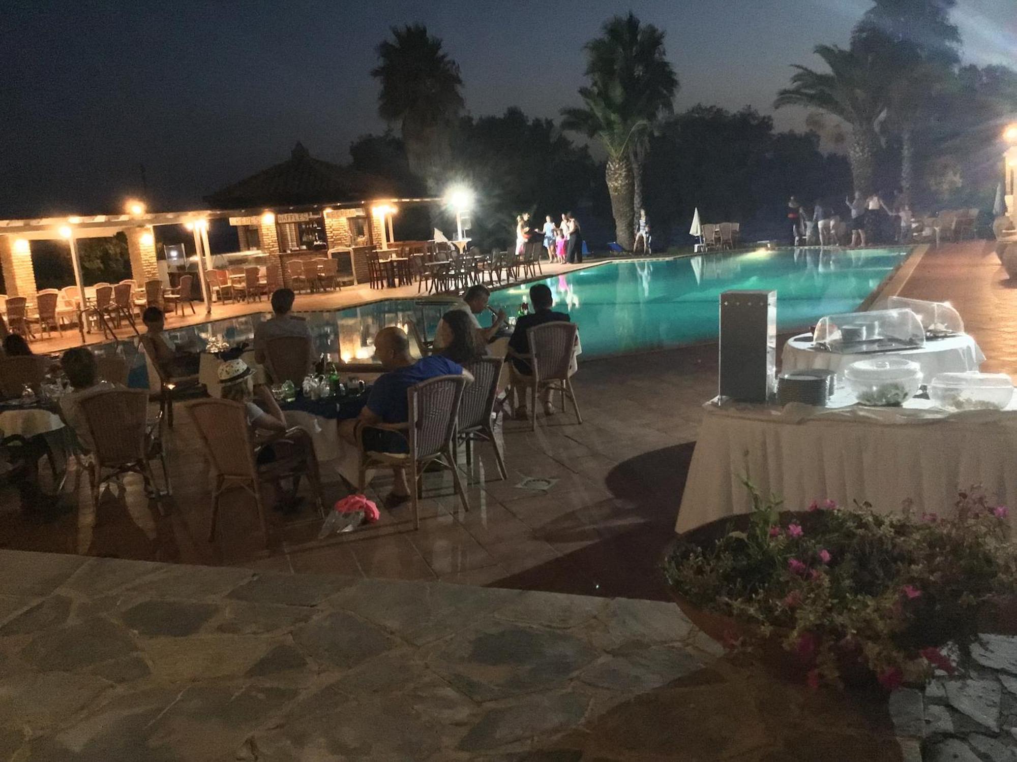 Hotel Oasis Kyparissia Dış mekan fotoğraf