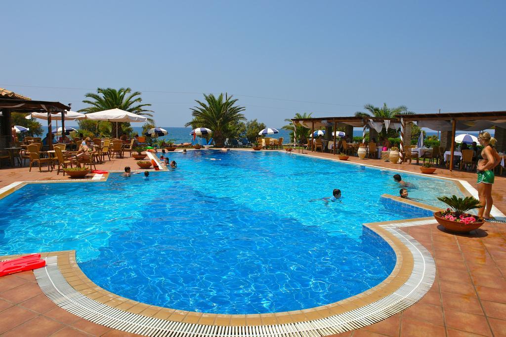 Hotel Oasis Kyparissia Dış mekan fotoğraf