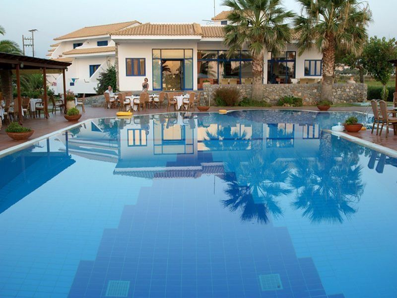 Hotel Oasis Kyparissia Dış mekan fotoğraf